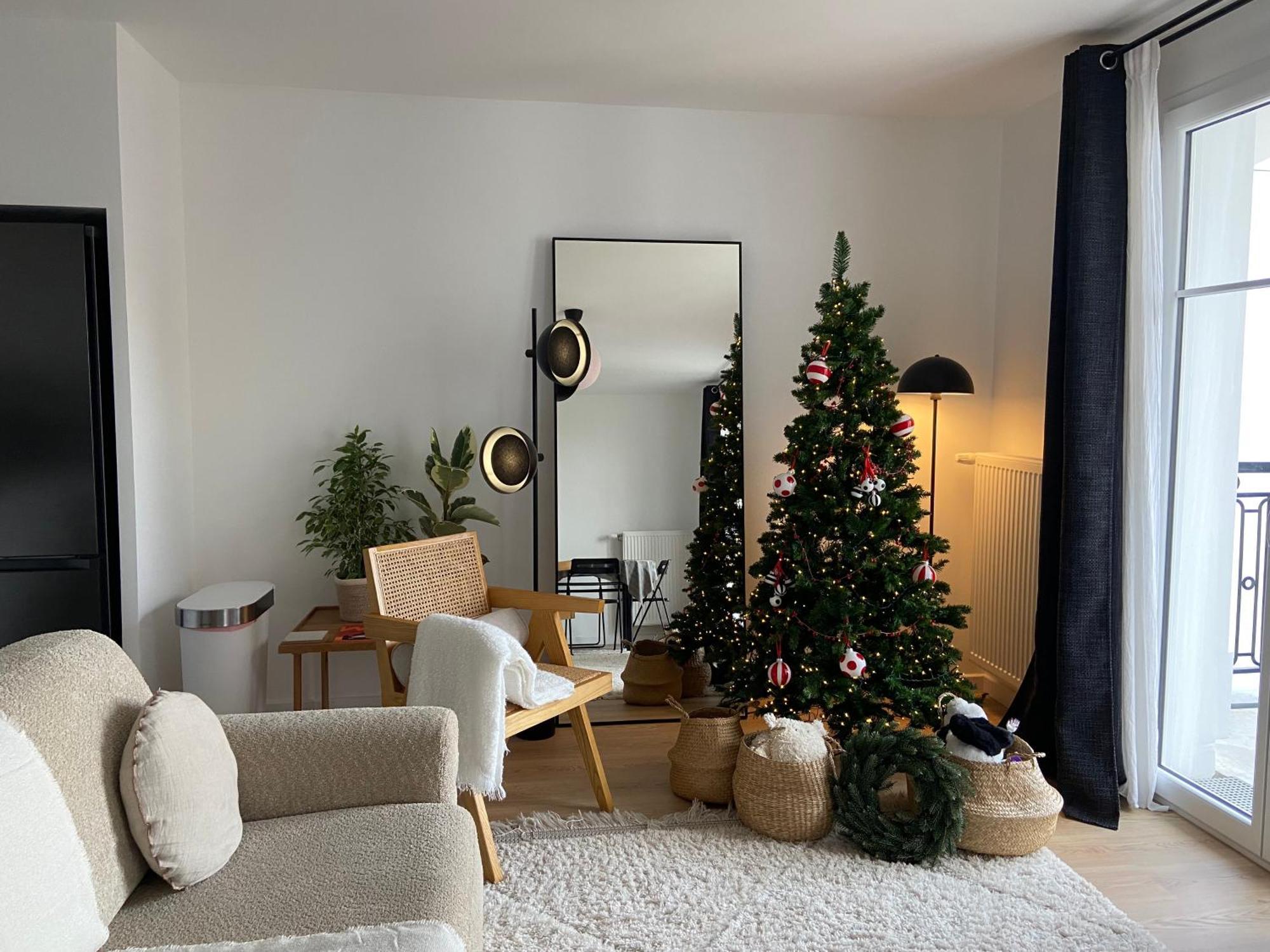 Disneyland Minimalist Lifestyle - 5 Pax Apartment เซร์ริส ภายนอก รูปภาพ