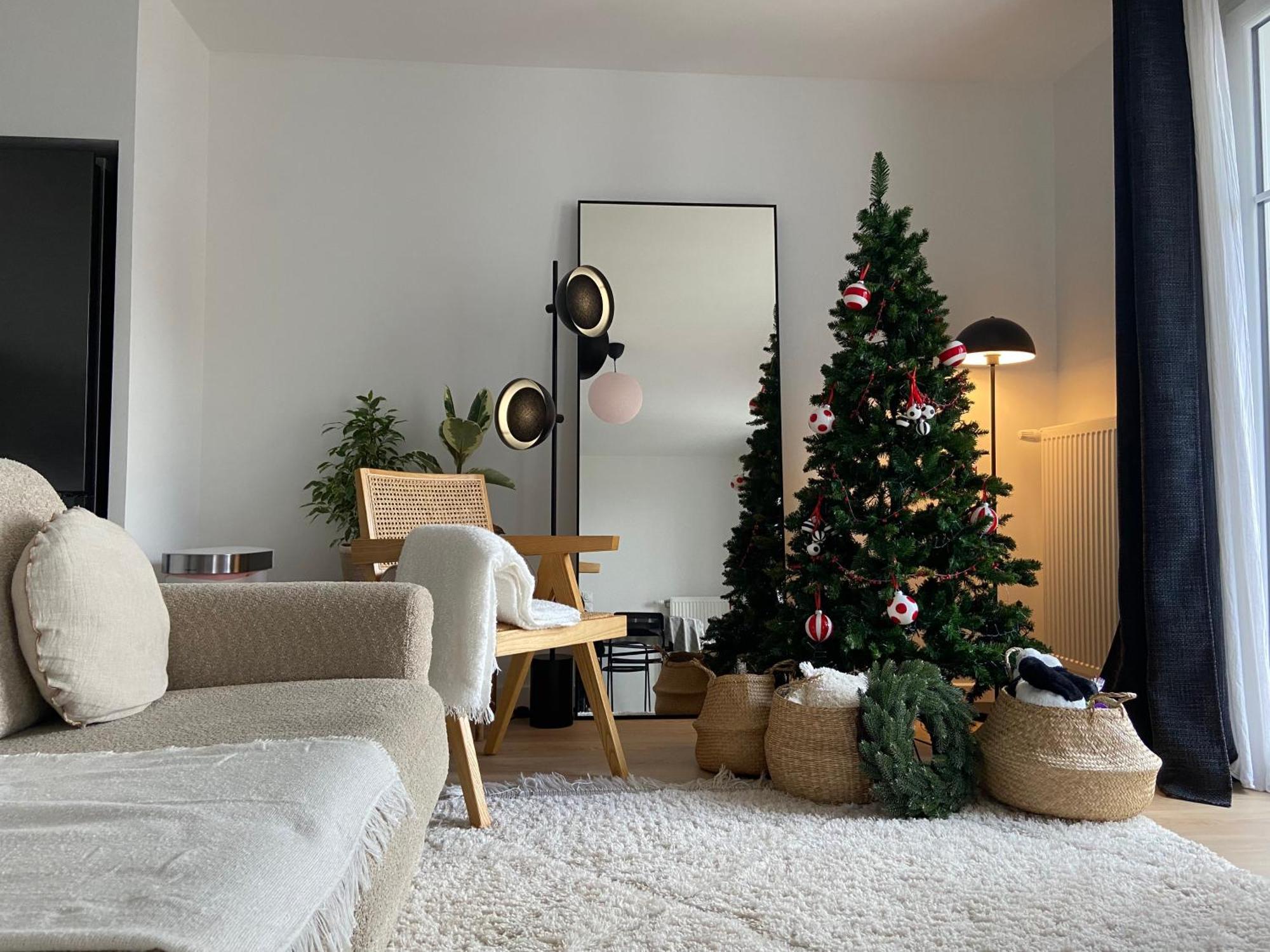 Disneyland Minimalist Lifestyle - 5 Pax Apartment เซร์ริส ภายนอก รูปภาพ