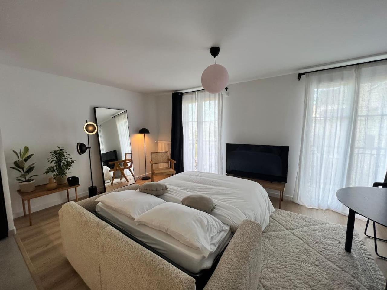 Disneyland Minimalist Lifestyle - 5 Pax Apartment เซร์ริส ภายนอก รูปภาพ