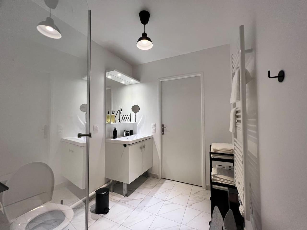 Disneyland Minimalist Lifestyle - 5 Pax Apartment เซร์ริส ภายนอก รูปภาพ